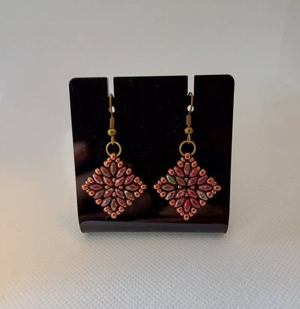 Oorbellen ruit donkerrood