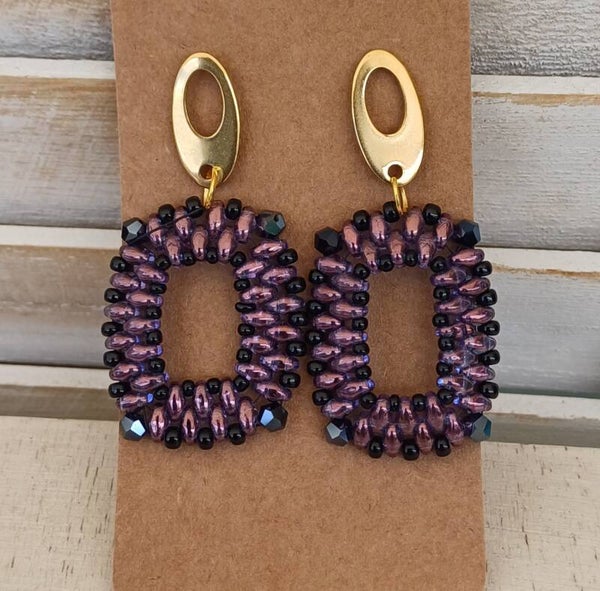 Oorbellen rechthoekig paars met zwart