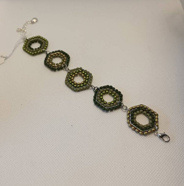 Armband geregen zeshoekig groen