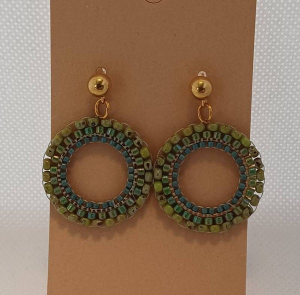 Oorbellen rond groen