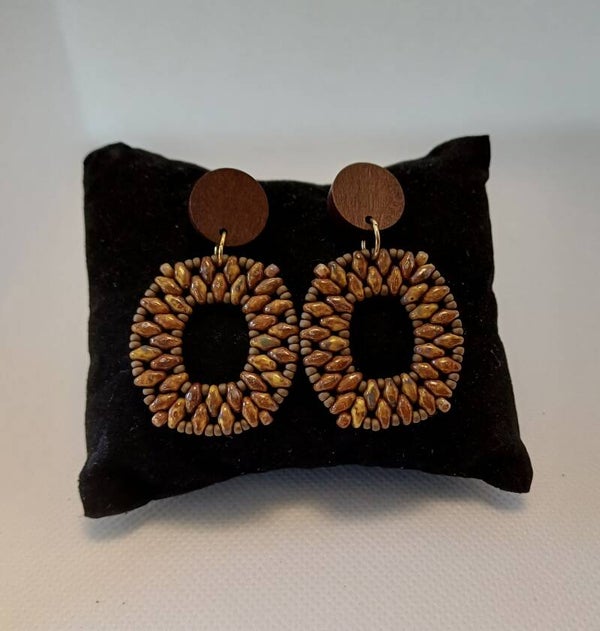Oorbellen rechthoekig bruin met hout