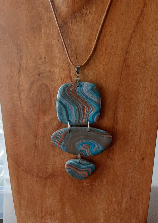 Ketting fimoklei blauw bruin