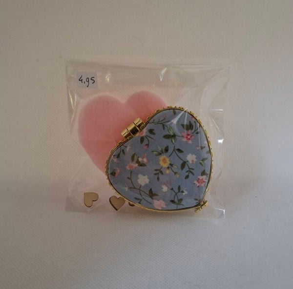 Mooi zak spiegeltje met make up sponsje