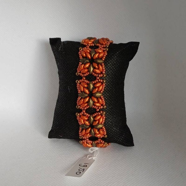 Armband oranje vierkantjes
