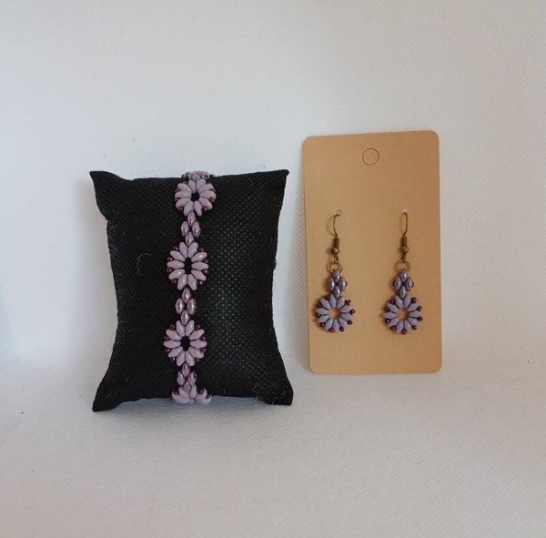 Armband met oorbellen zacht lila
