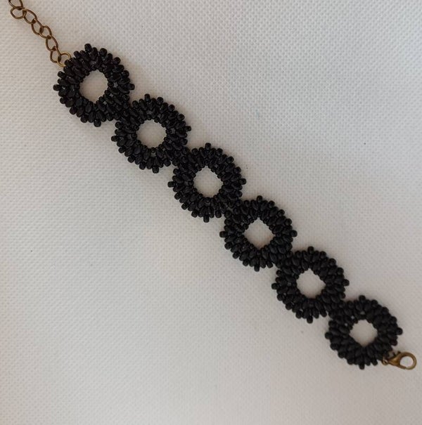 Armband zwart vierkantjes