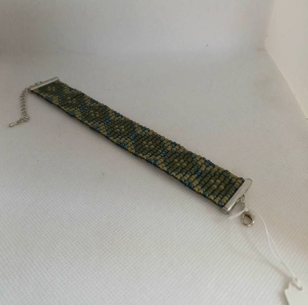 Armband kraaltjes geweven groen
