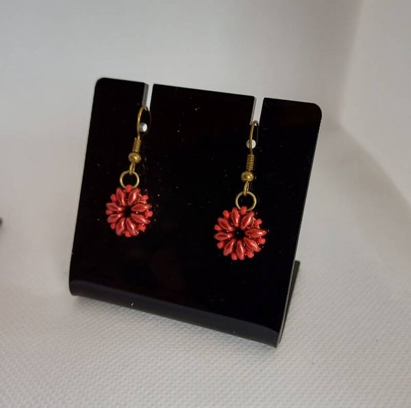 Oorbellen rond klein rood