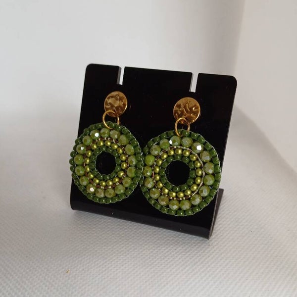 Oorbellen rond groen