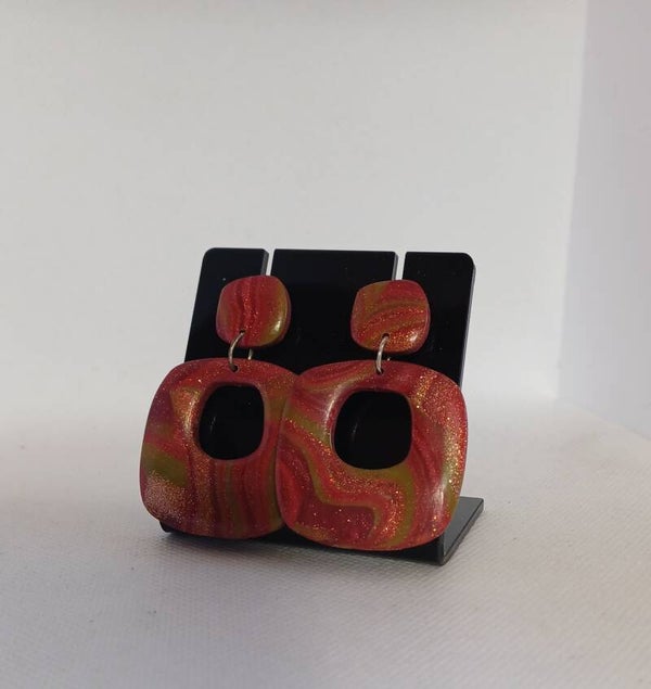 Oorbellen fimoklei rood vierkant