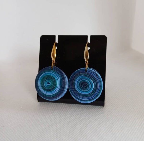 Oorbellen blauw tinten