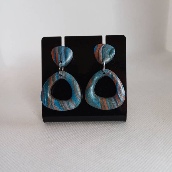 Oorbellen blauw driehoek