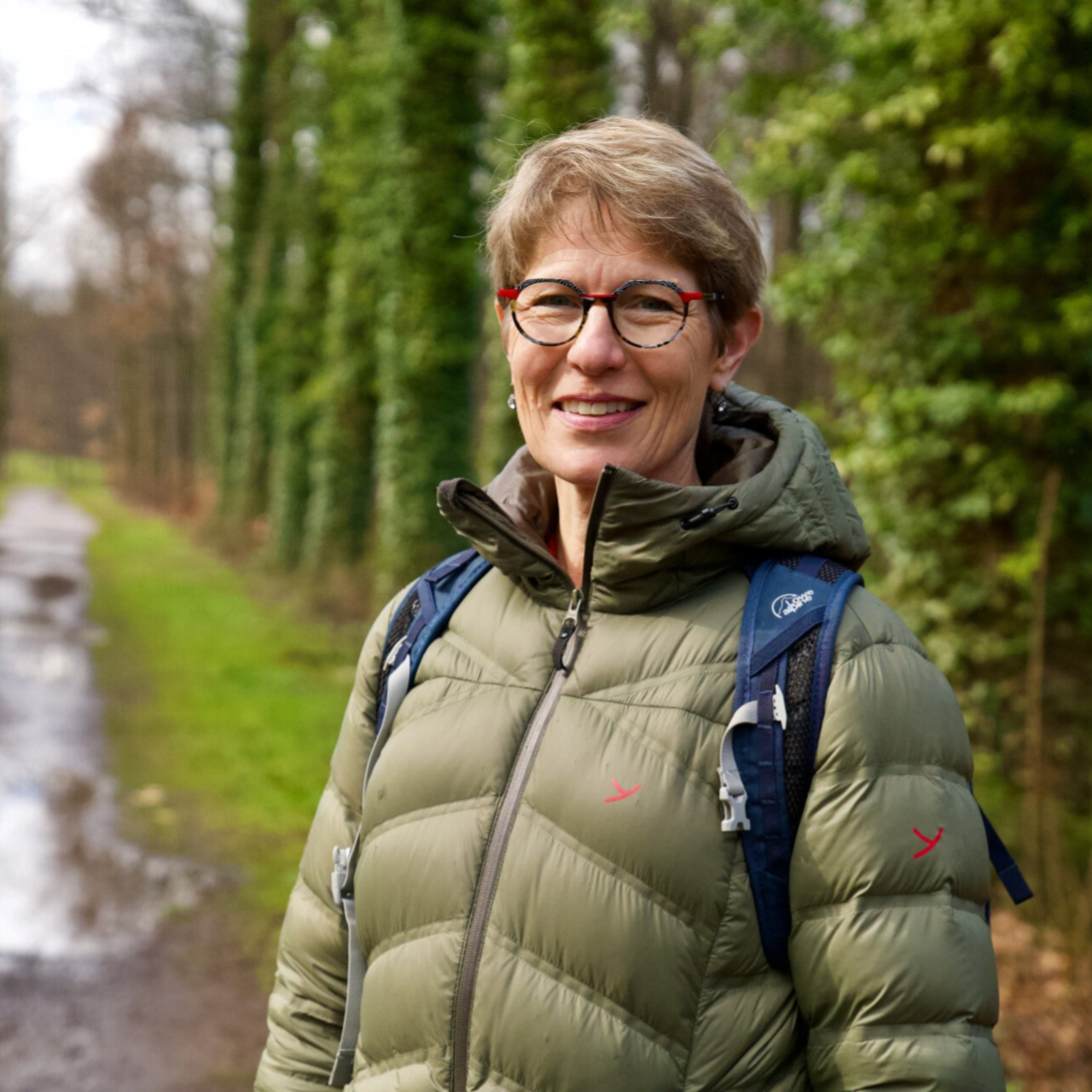 Kirsten Koorevaar staat stil in het bos
