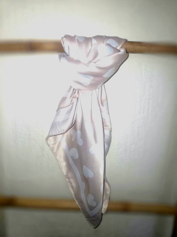 Zijde sjaal beige - hartjes