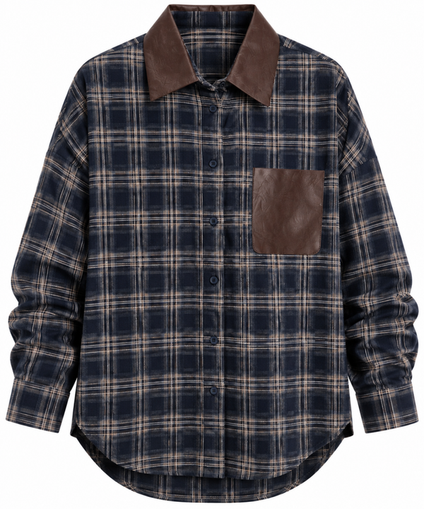 Blouse donker blauw met kunstlederen kraag.