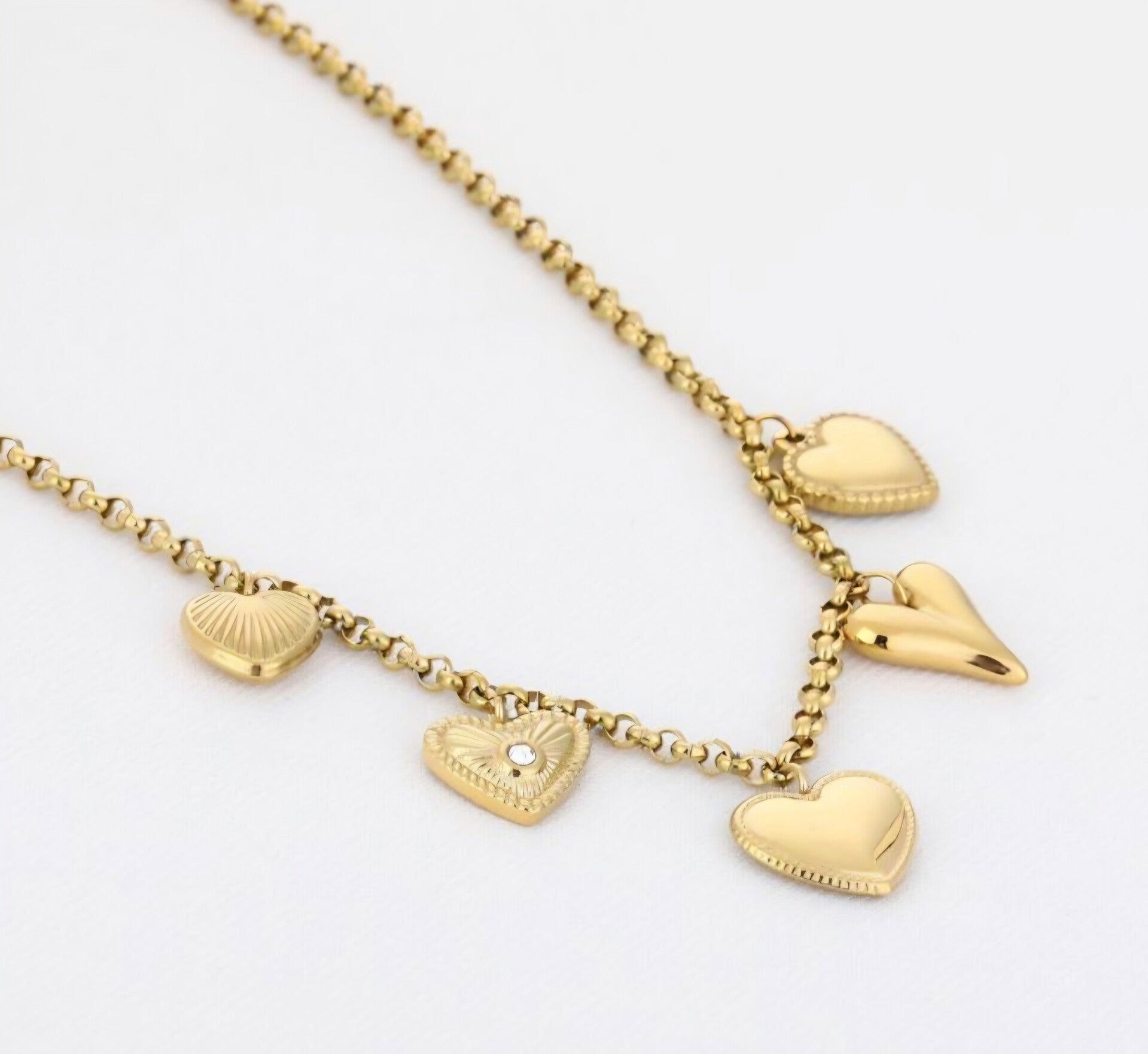 Bedel ketting goudkleurig hartjes - Stainlesssteel