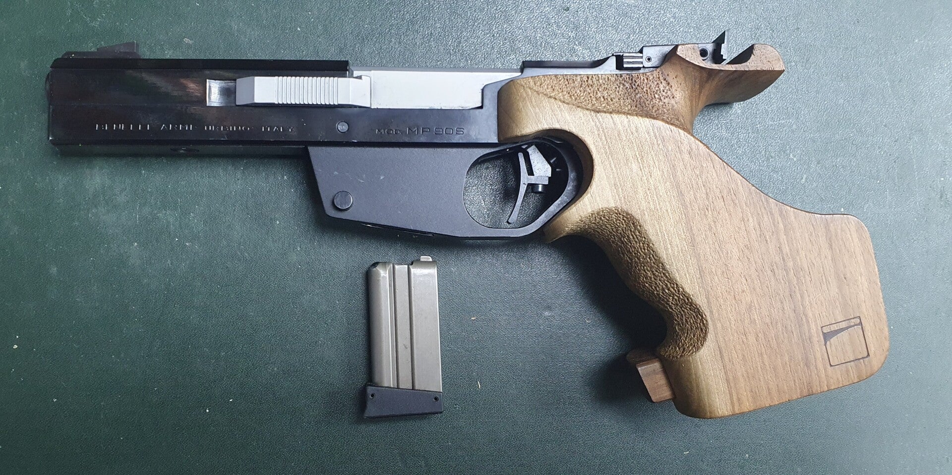 Pistolet BENELLI MP 90 S Cal. 22 LR