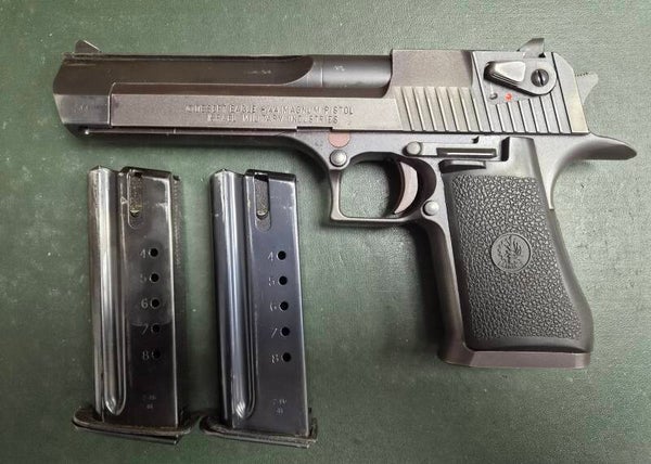 Pistolet IMI DESERT EAGLE Cal. 44 REM MAG