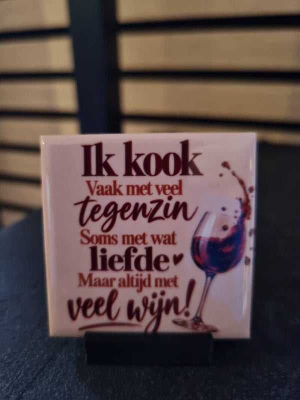 Ik kook vaak met veel tegenzin. Soms met wat liefde. Maar altijd met veel wijn!