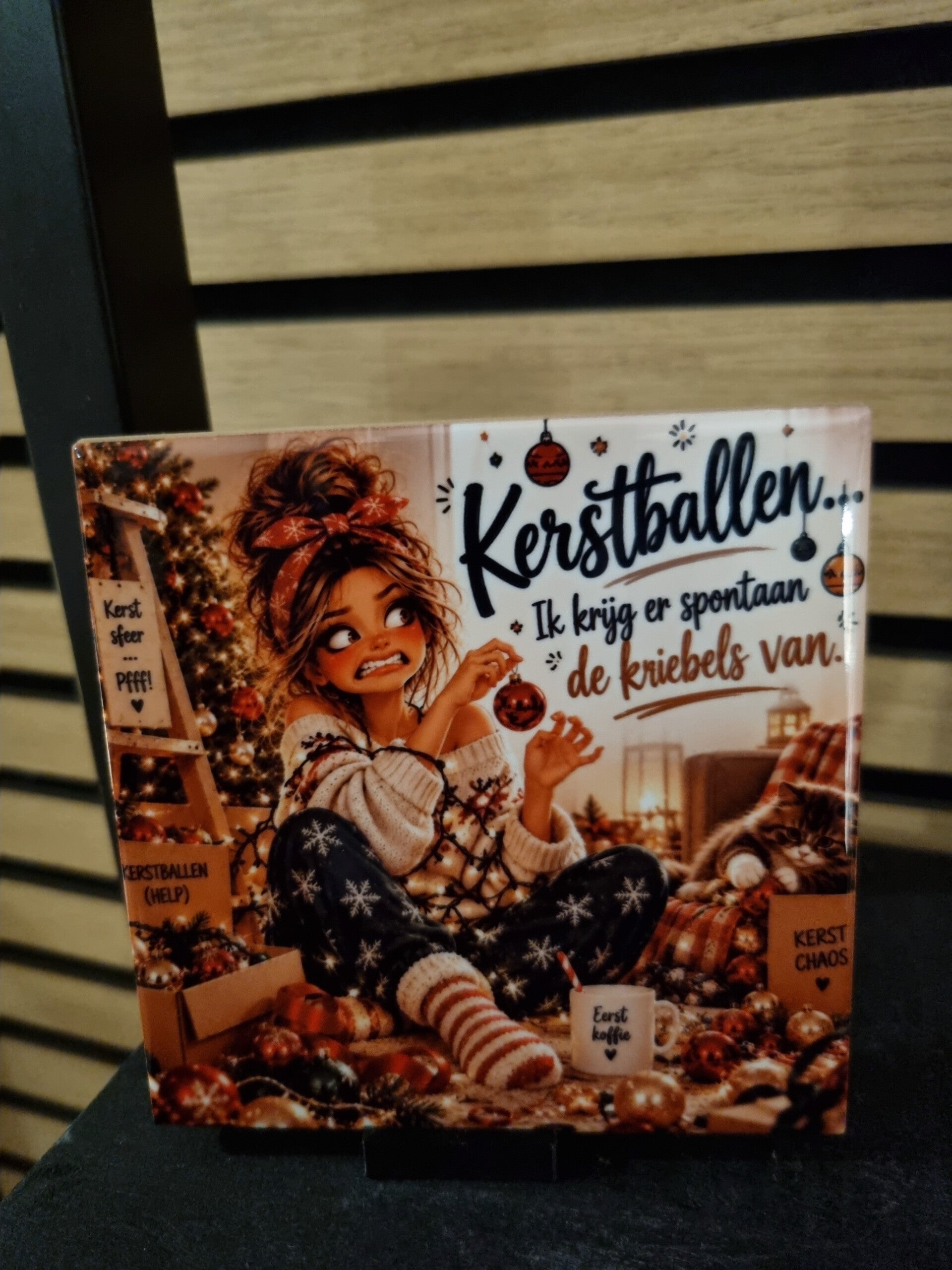 Kerstballen. Ik krijg er spontaan de kriebels van.