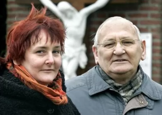 artikel over In stilte herdenken in het Eindhovens Dagblad