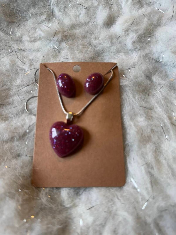 Necklace and earring set