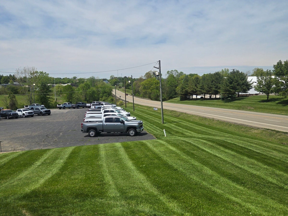 Lawn Mowing & Trimming