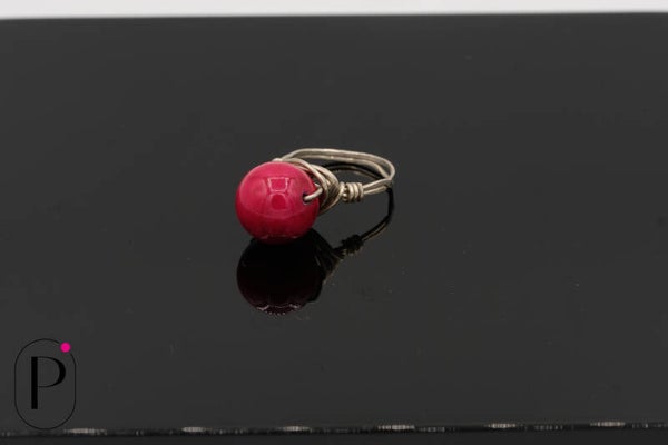 Ring van zilverdraad met één parel