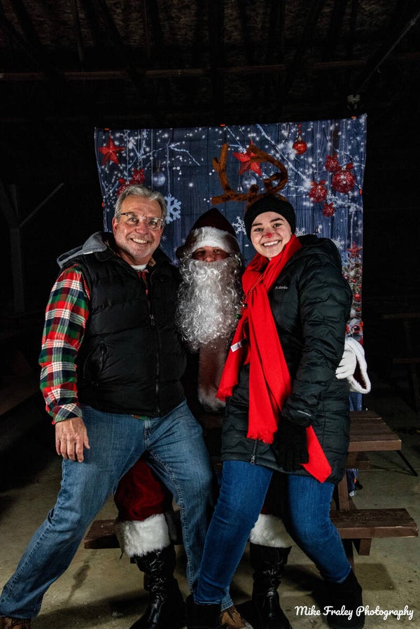 Zoe,Tom,Santa