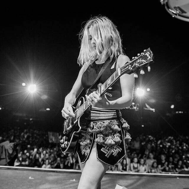 ellie-goulding-18-standard-zqdyok.jpg