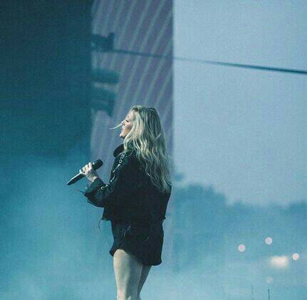 ellie-goulding-4-standard-ypd294.jpg