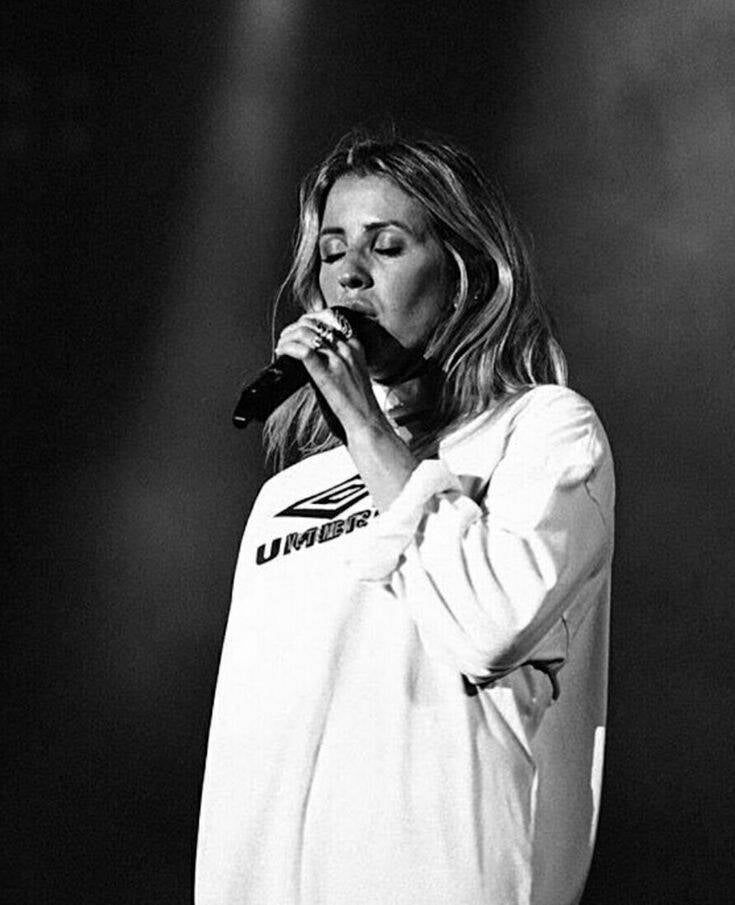 ellie-goulding-5-standard-809rya.jpg