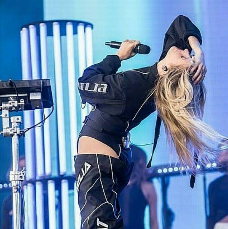 ellie-goulding-7-standard-57ncke.jpg