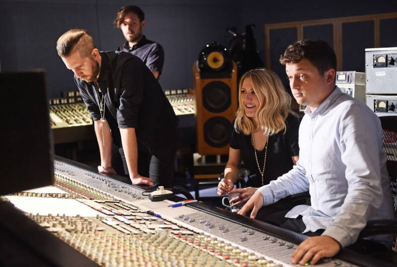 ellie-goulding-at-abbey-road-studios-in-westminster-07-27-2015_5-standard.jpg