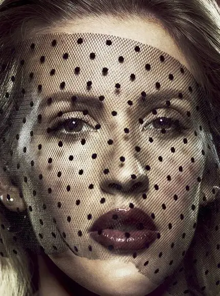 stylist_red_lips_2016-standard-tw1ze8.webp