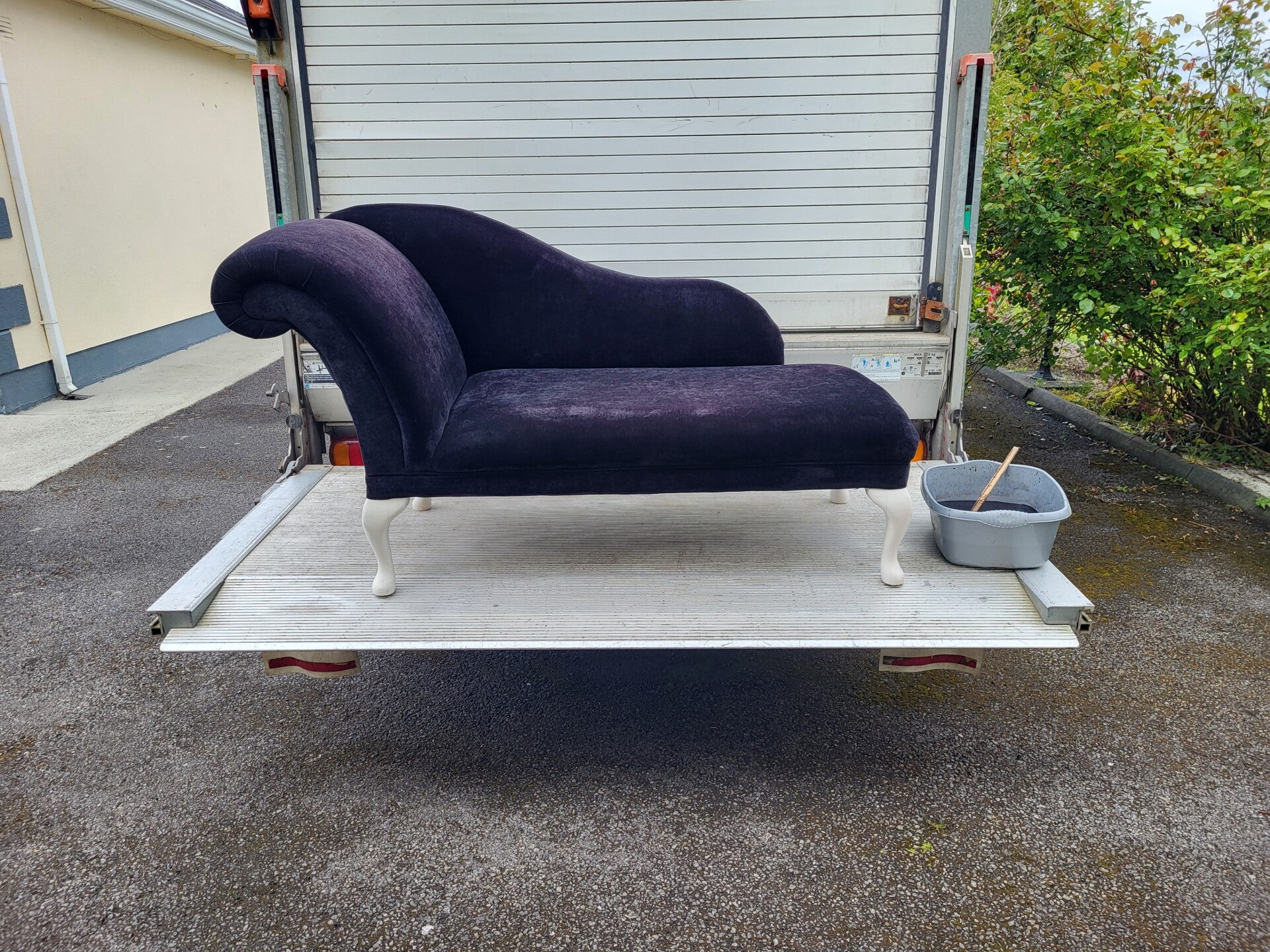 Chaise lounge