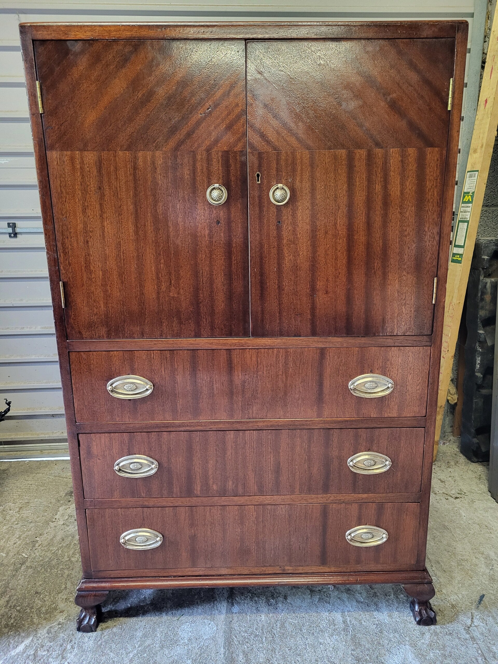 Mahogany cocktail cabinet/Tallboy