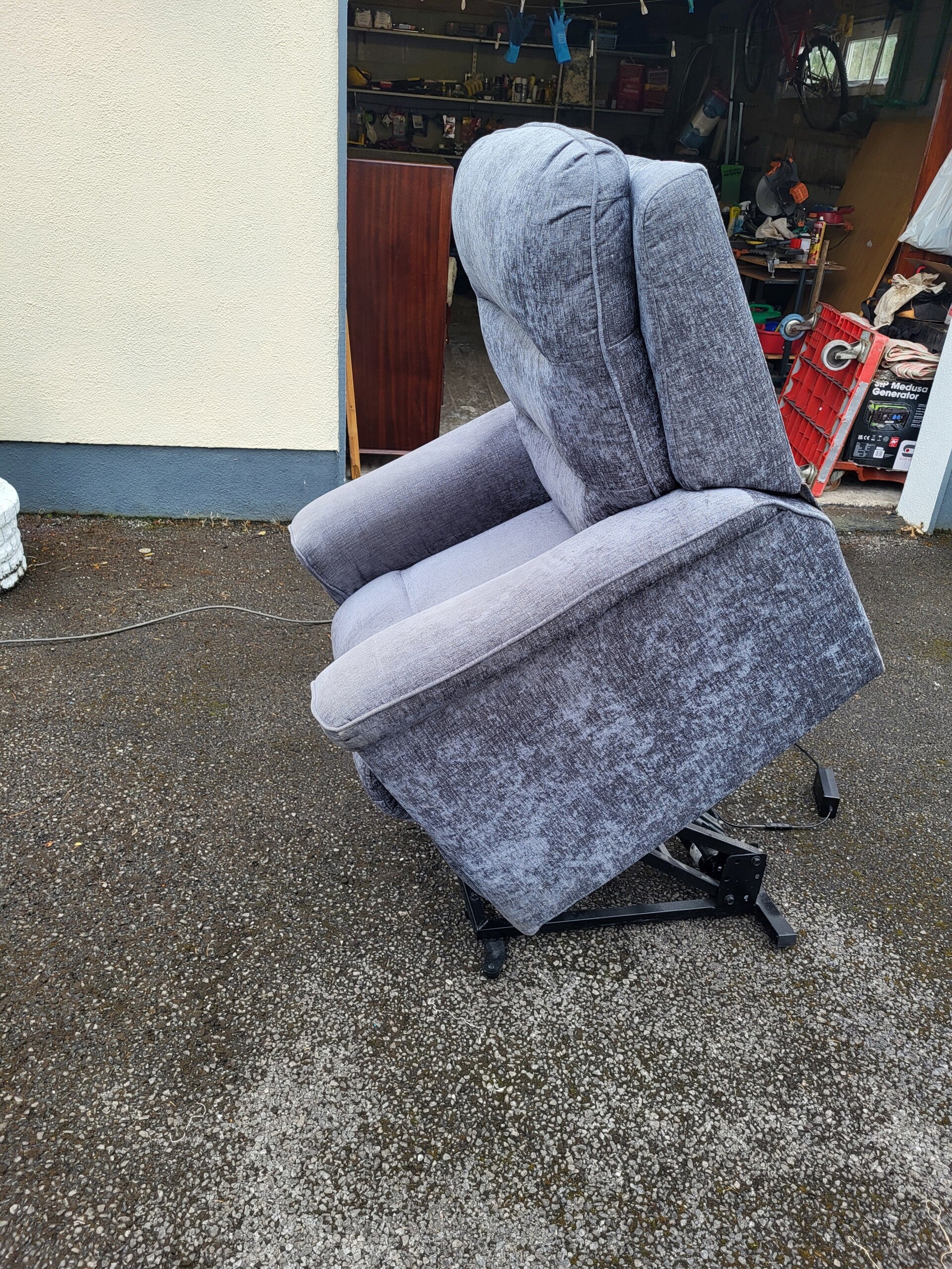 Good Modern Electric Recliner