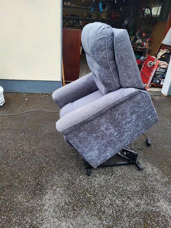 Good Modern Electric Recliner
