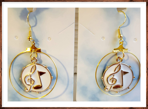 Boucles d’oreilles dorées musique