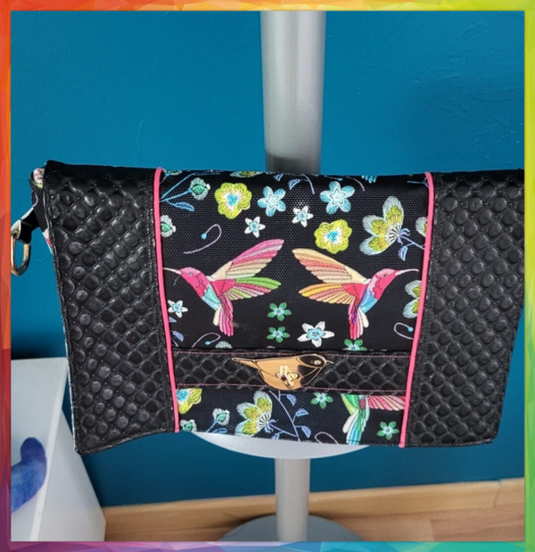 pochette simili noire