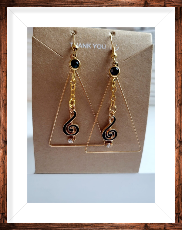 boucles d' oreilles   crochets dorés (possibilité de recommander  légèrement différente))