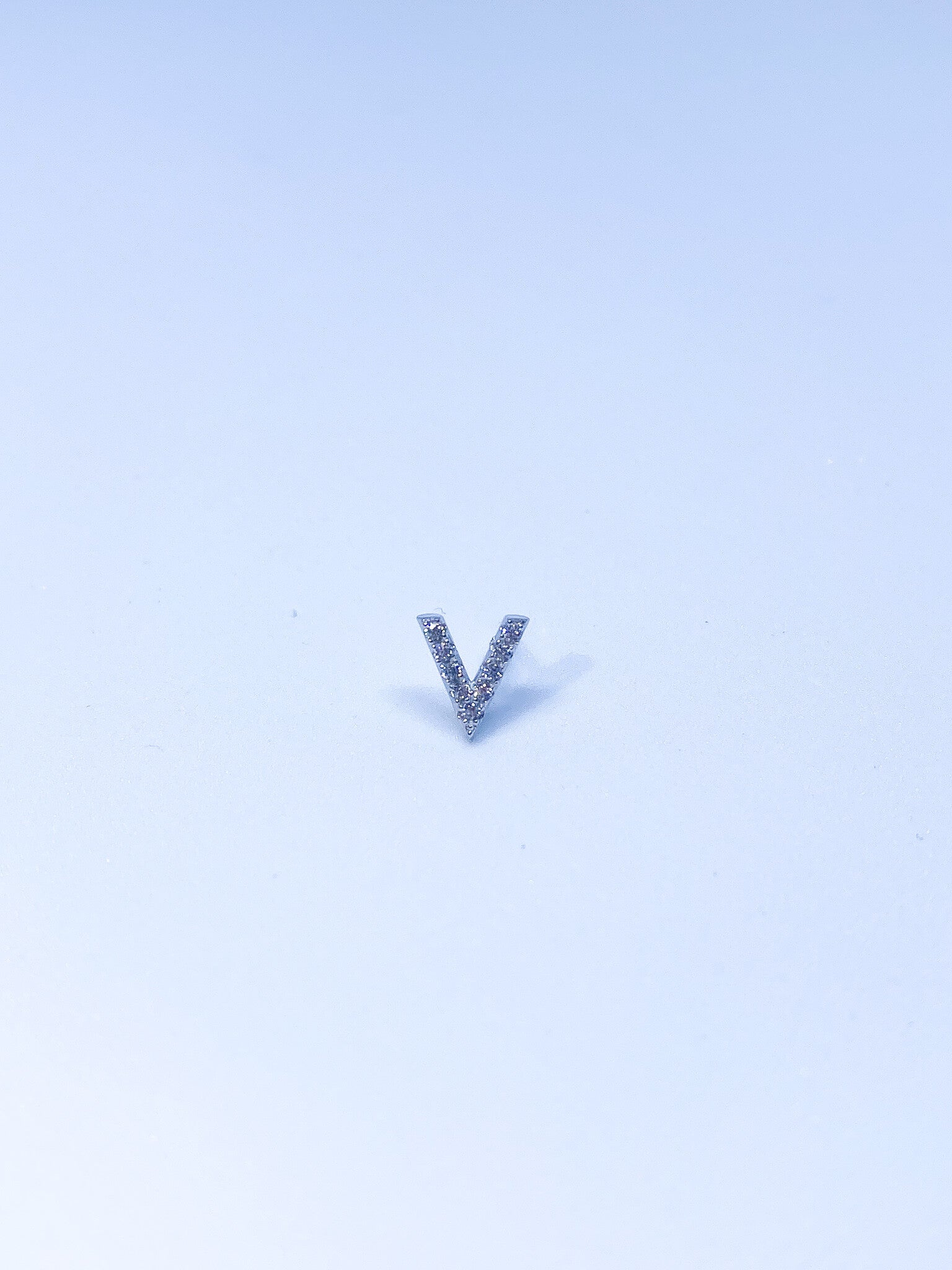 V stud Silver