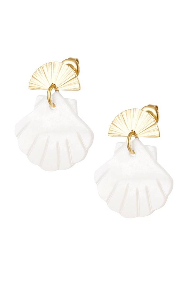 White shell studs