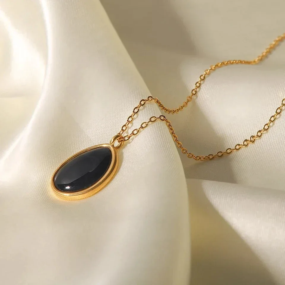 Fa Necklace