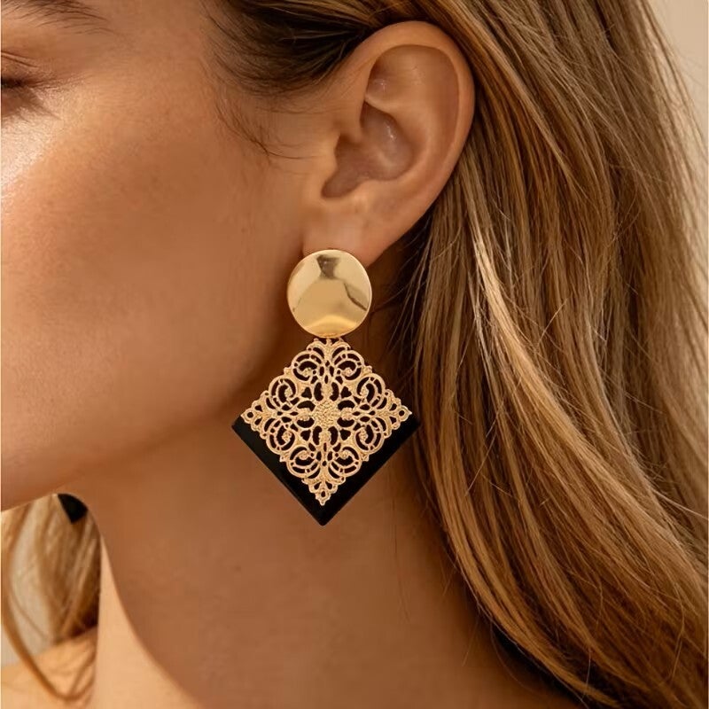 Noir Elegance Clip Oorbellen