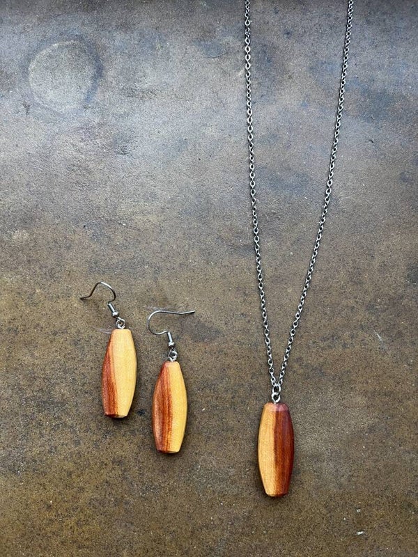 Setje oorbellen + ketting