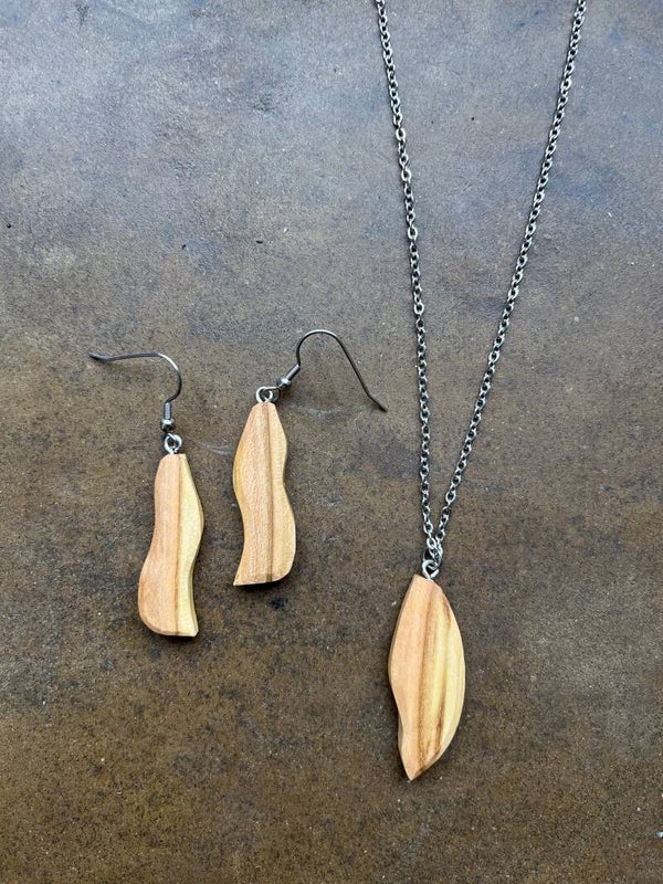 Setje oorbellen + ketting