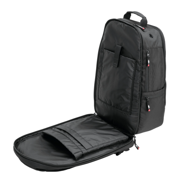 Mochila técnica OMP en color negro.