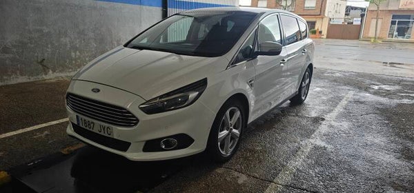 Ford s-max titanium